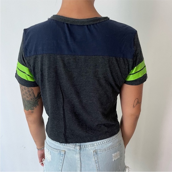Seattle Seahawks crop tee - Picture 3 of 6